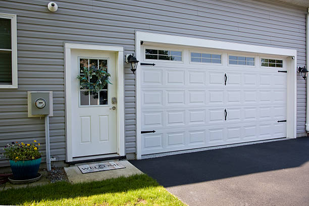 24/7 Emergency Garage Door Panel Replacement experts in Marrero, LA
